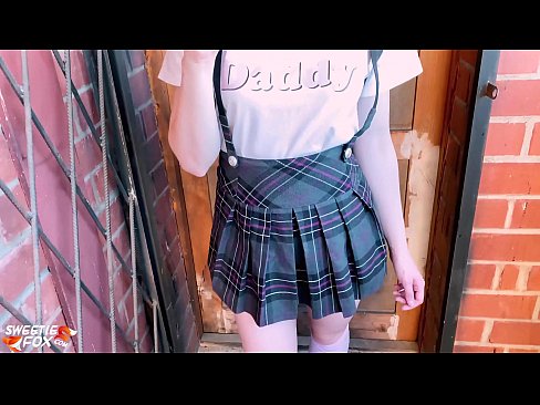 ❤️ Schoolgirl buruja rẹ dick jinna ati fokii dipo ti awọn kilasi. Fidio furo ☑